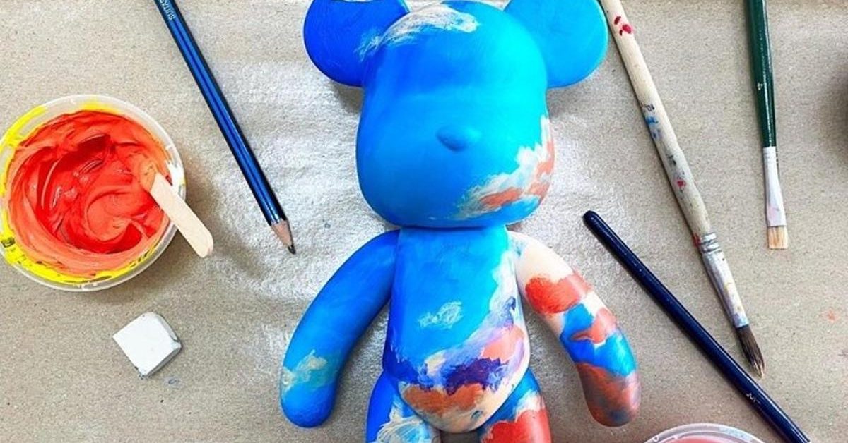 Acrylic Pour Bear Workshop